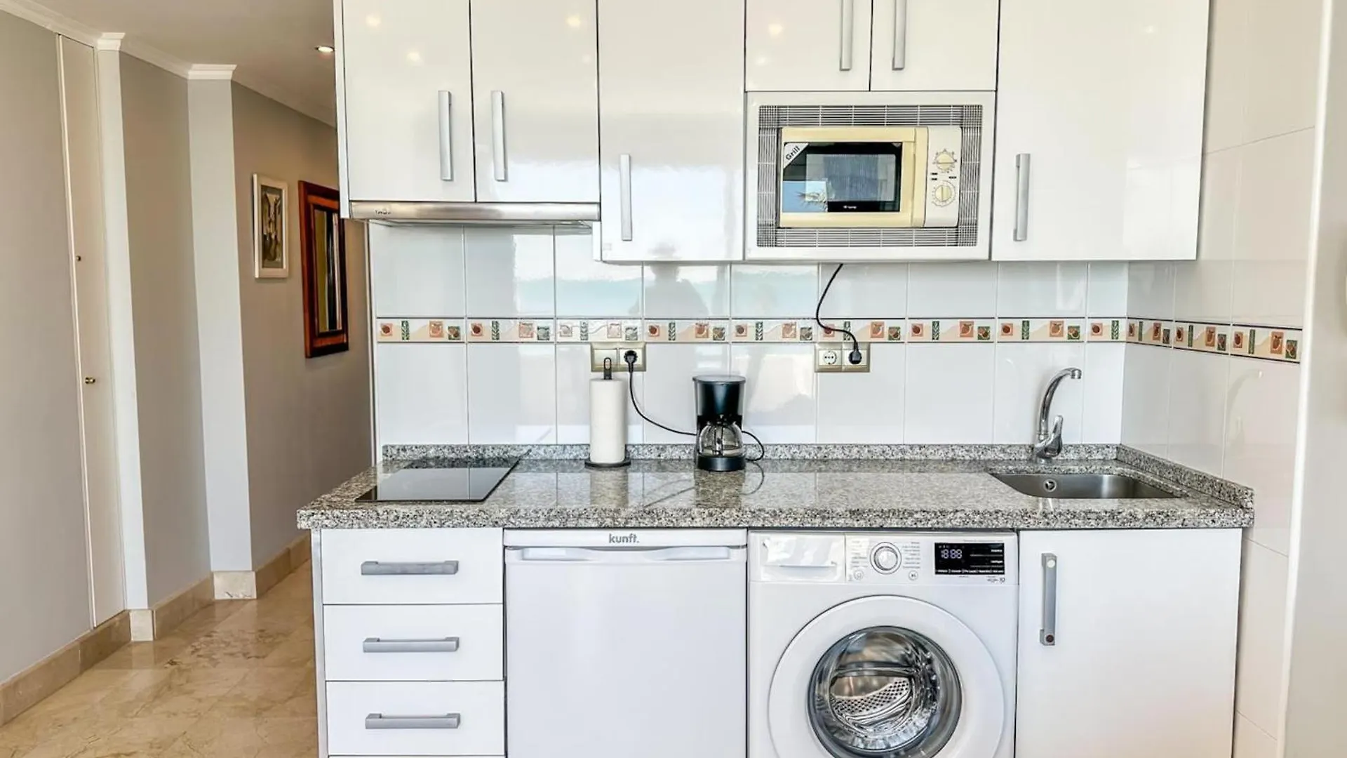 Seaview Apartment With Bajondillo Beach Access Torremolinos