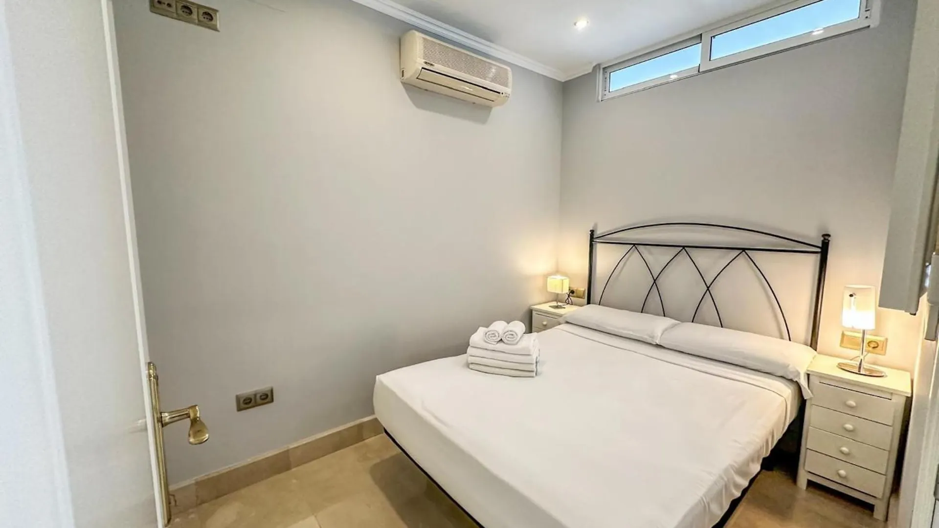 Seaview Apartment With Bajondillo Beach Access Torremolinos